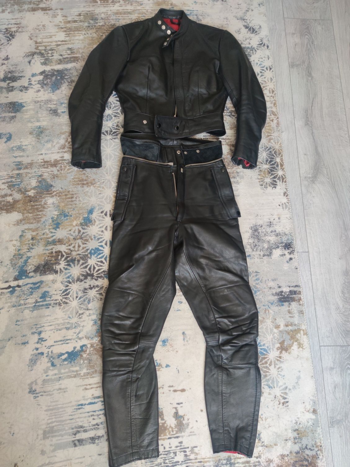 Costum moto dama
