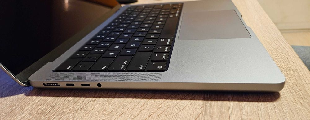 MacBook Pro 14” M1 Pro (A2442, 2021) – 16GB RAM / 512GB SSD