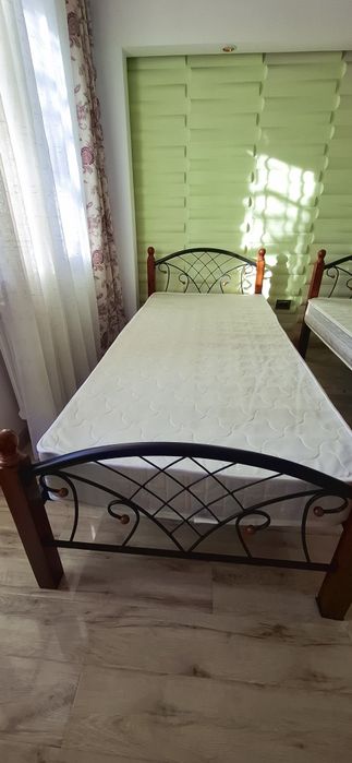 Кровати кованые 2 шт с матрацом