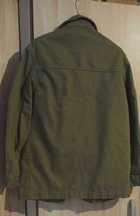 vesta cu blanita si geaca de blugi