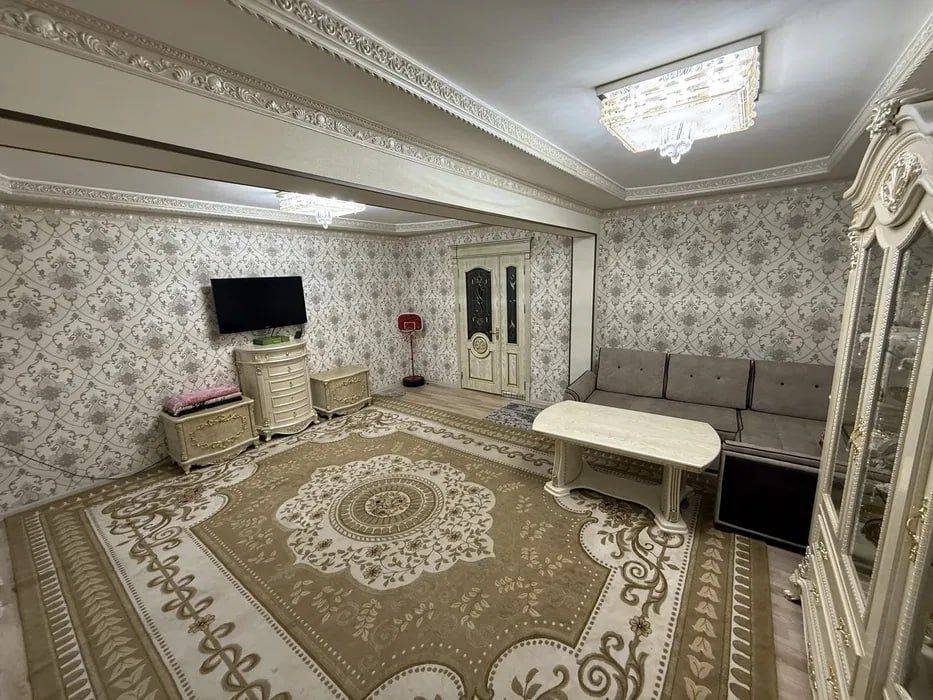 Срочно продается 4/1/4 квартира с подвалом в Шайхонтуре 90м² 125000$