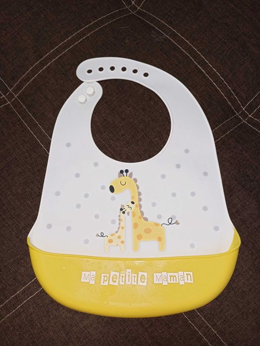 Силиконовый нагрудник / слюнявчик