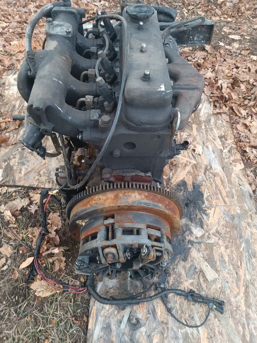 Motor de tractor hoyo 4 pistoane