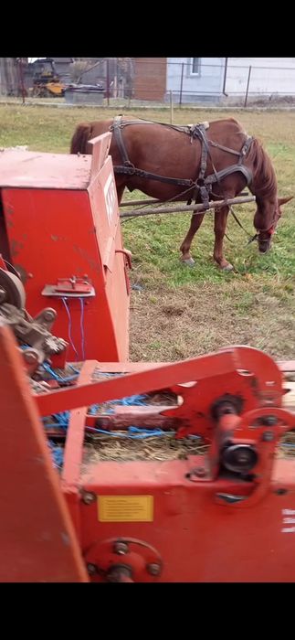 Balotieră dreptuchiularà FAHR HD 20 și rotund Massey Ferguson