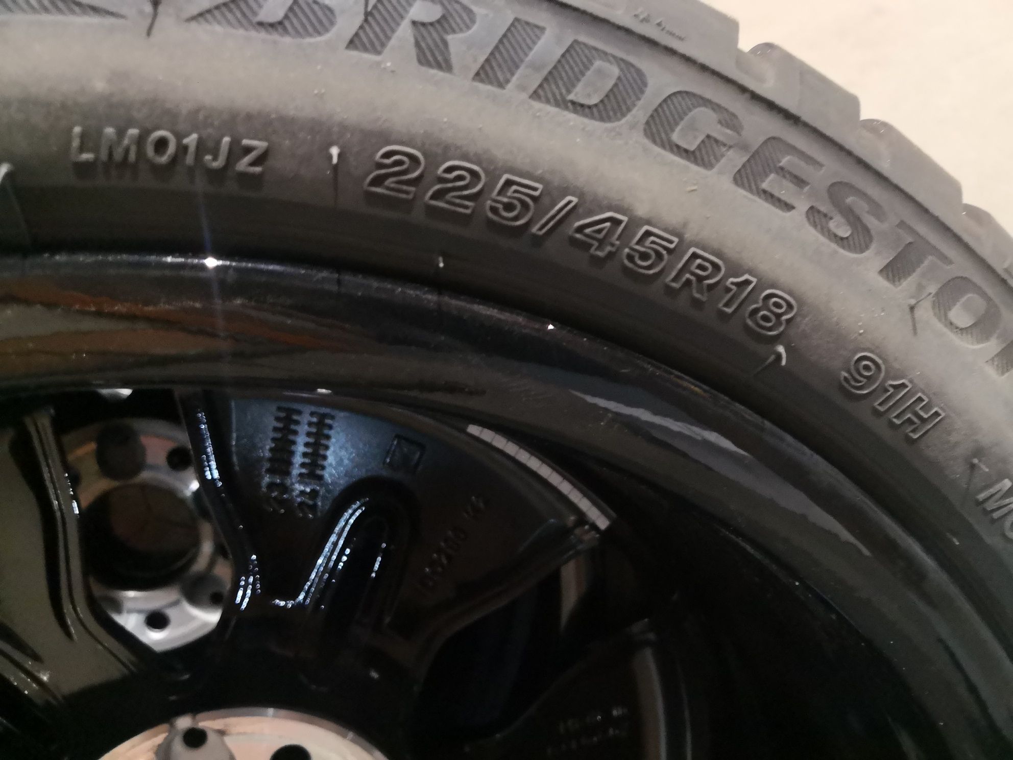 225 45 18 цола гуми като нови дот dot 23 Bridgestone