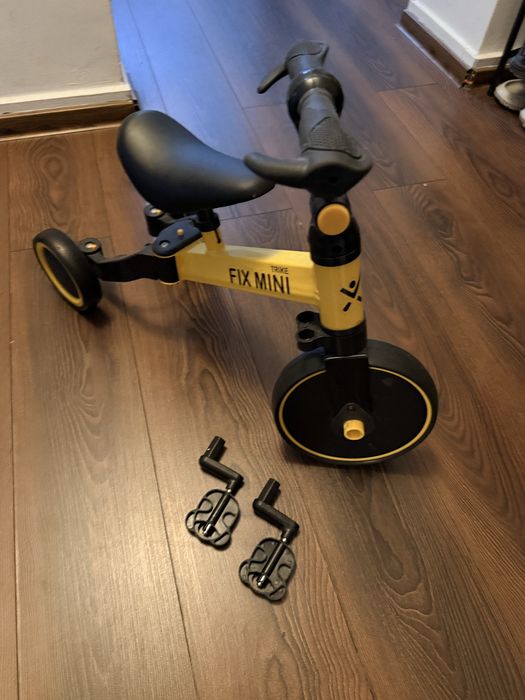 Bicicleta Trike Fix Mini, cu pedale detasabile