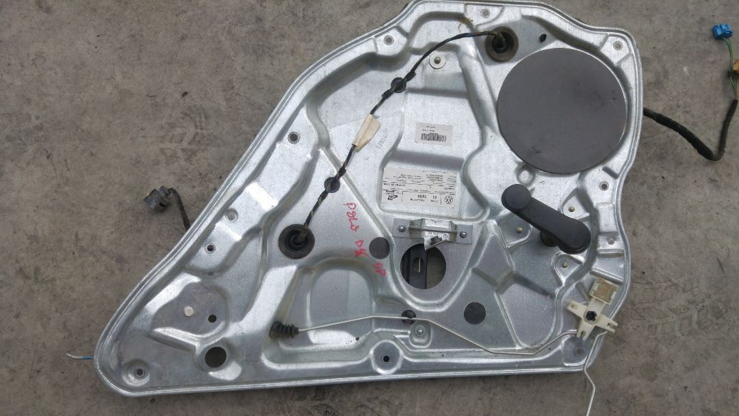 macara manuala dreapta spate vw polo 9n 6q4839402