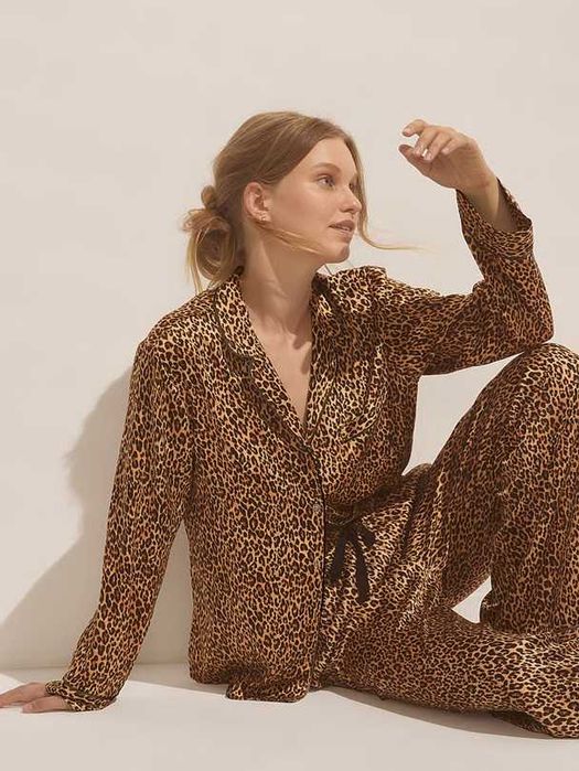 Pijama satinata Victoria,S Secret originala noua