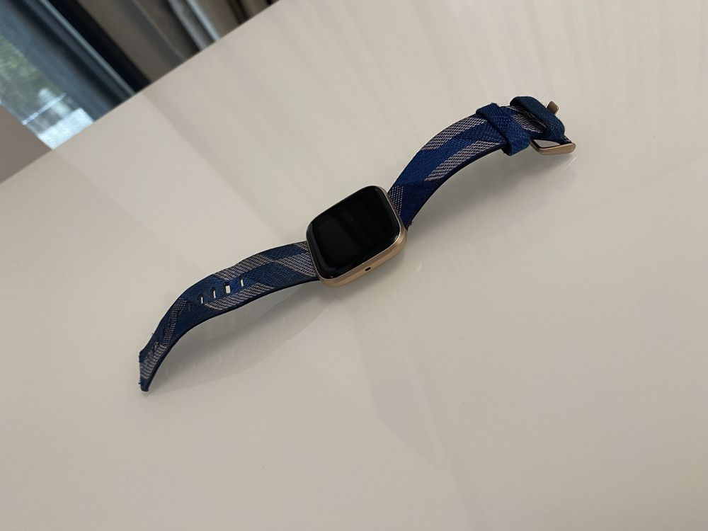 Smart часовник  Fit bit  Versa 2