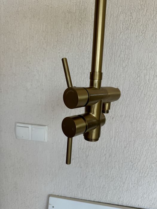 Baterie cada freestanding cu dus rotire 360 de grade, 2 functii, auriu