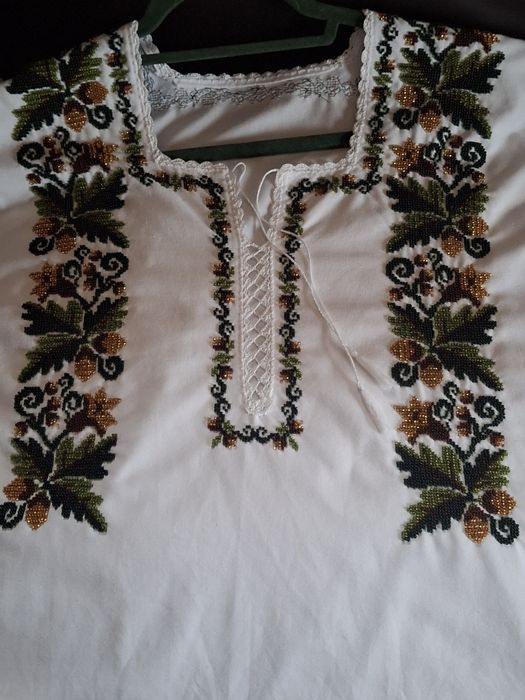 Vând cămașa național