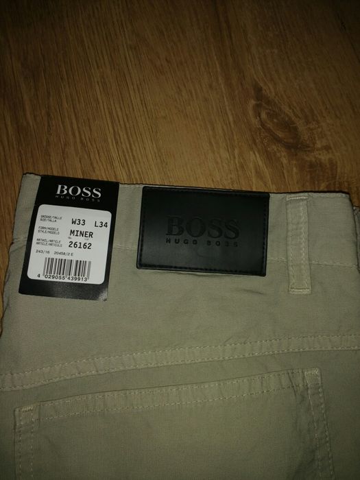 Pantaloni Hugo Boss mărimea 33 x 34