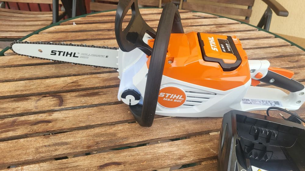 Drujba profesionala Stihl MSA 80 C pe acumulator