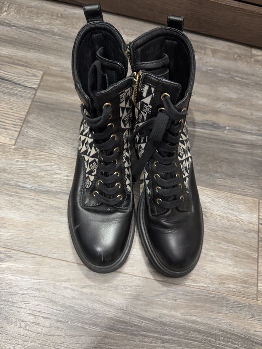 patrizia pepe ugg cesare pacioti elisabetta franchi