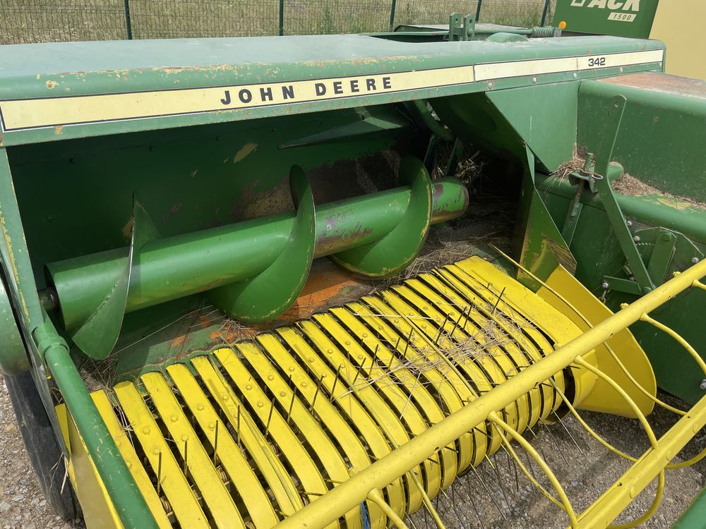 Presa de balotat/balotiera John Deere 342