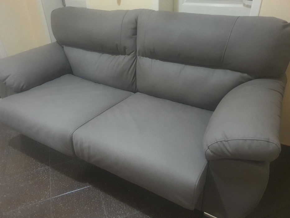 продава  нов диван