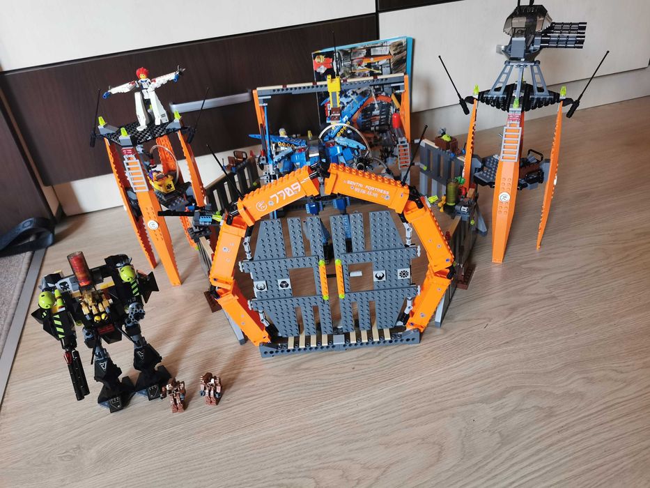 LEGO 7709 - [Exo Force] Sentai Fortress [Foarte Rar]