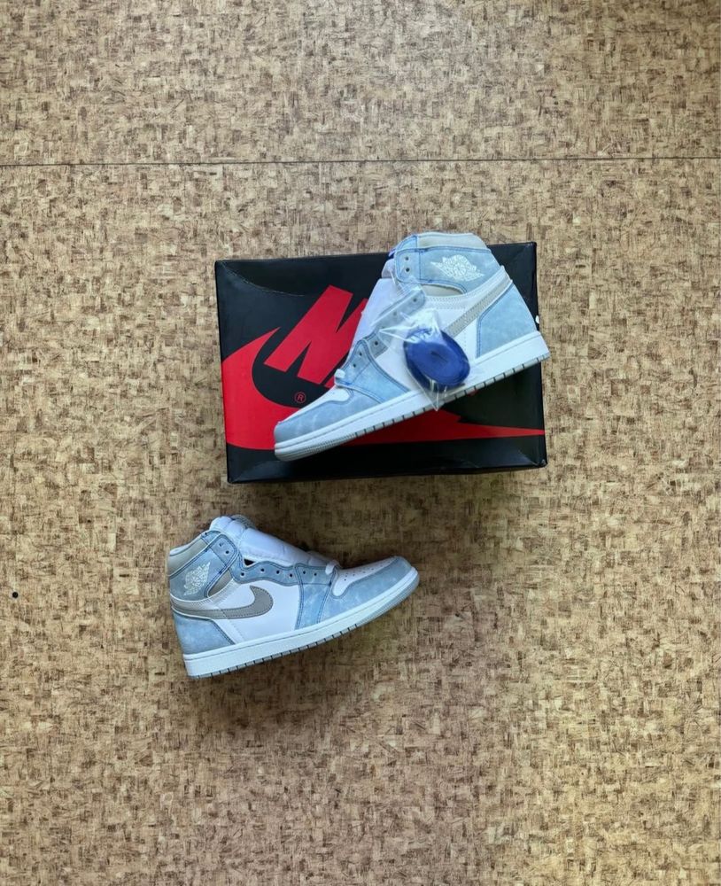 Jordan 1 hyper royal