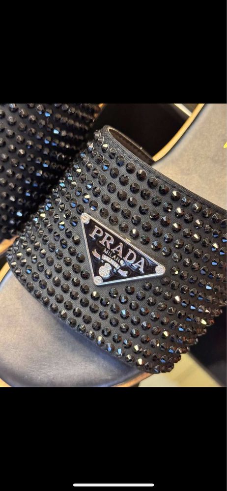 Елегантни чехли PRADA