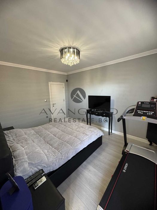 Продава се Четиристаен апартамент в Пловдив, Остромила - 179 кв.м за 1653 €/кв.м - Снимка #6