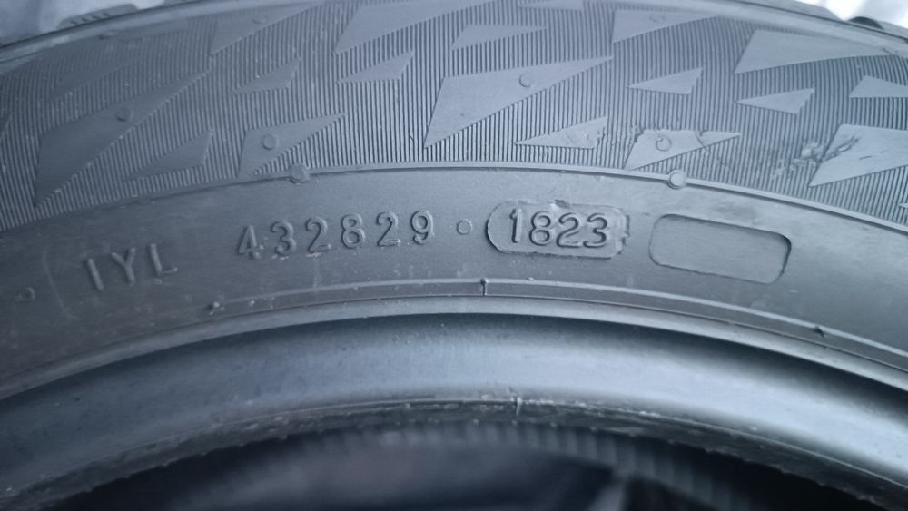 215/55/17 Nokian Дот 1823