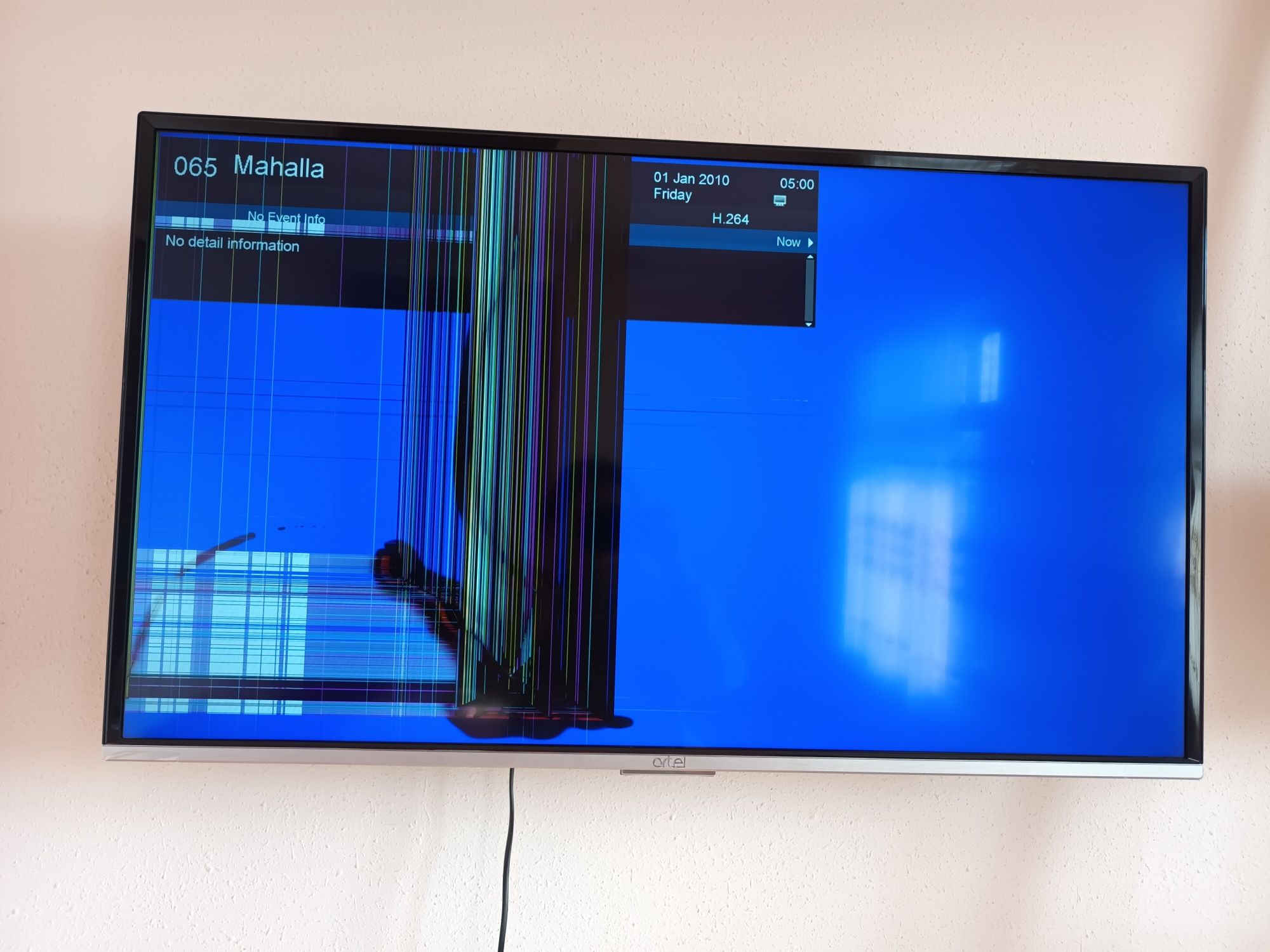 43 artel televizor