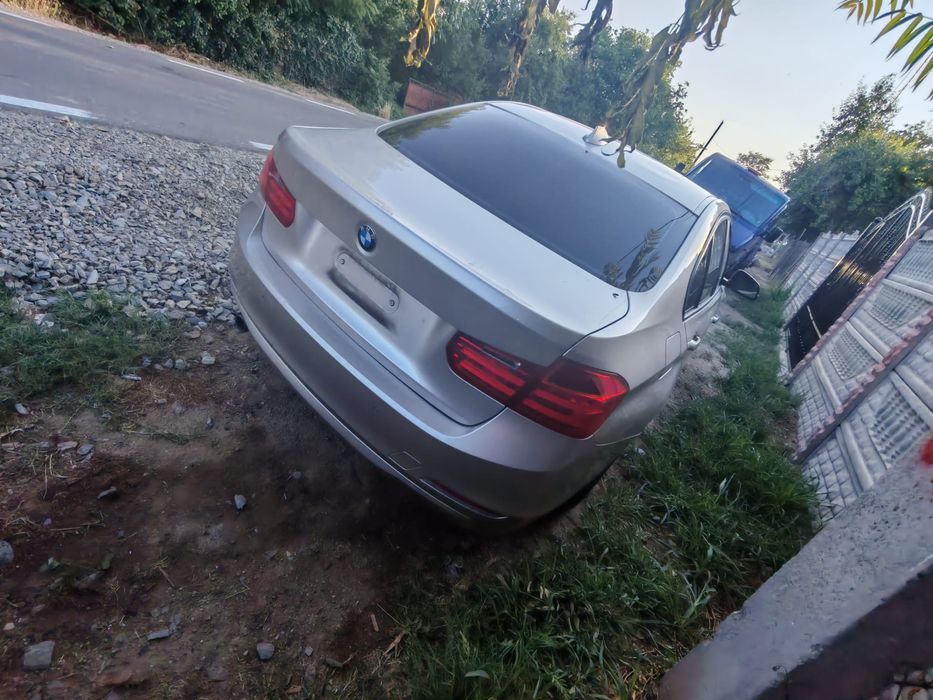 Dezmembrez/ dezmembrari bmw seria 3 F30 2.0 D  184 cp din anul 2014