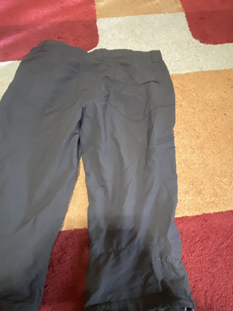 Pantaloni scurti Mammut marimea 42