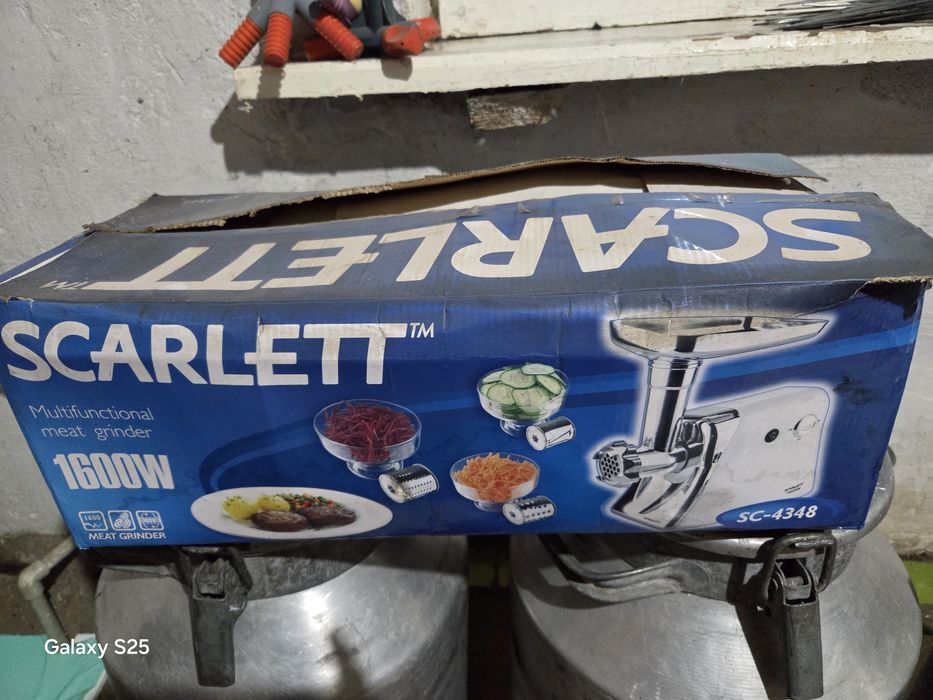 Продам электромясорубку