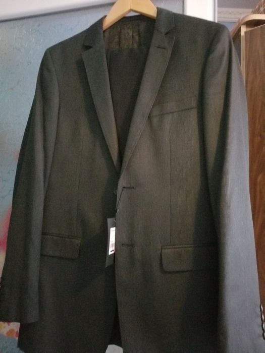 Costum nou bărbătesc nr 46 marca Dressmann