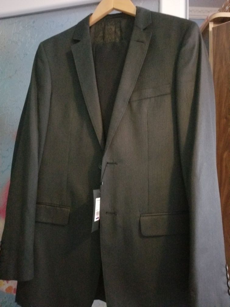 Costum nou bărbătesc nr 46 marca Dressmann