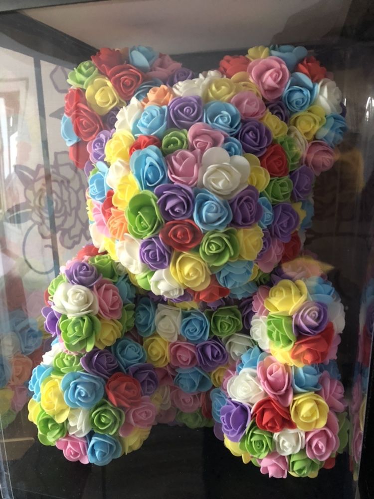 Ursulet din trandafiri de spuma multicolor 40 cm pret 150 lei