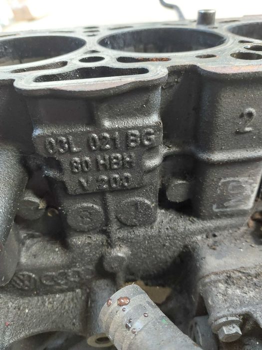 Chiulasa vibrochen pompă ulei Passat B6/CC/A4 B8/A5/A6 2.0D