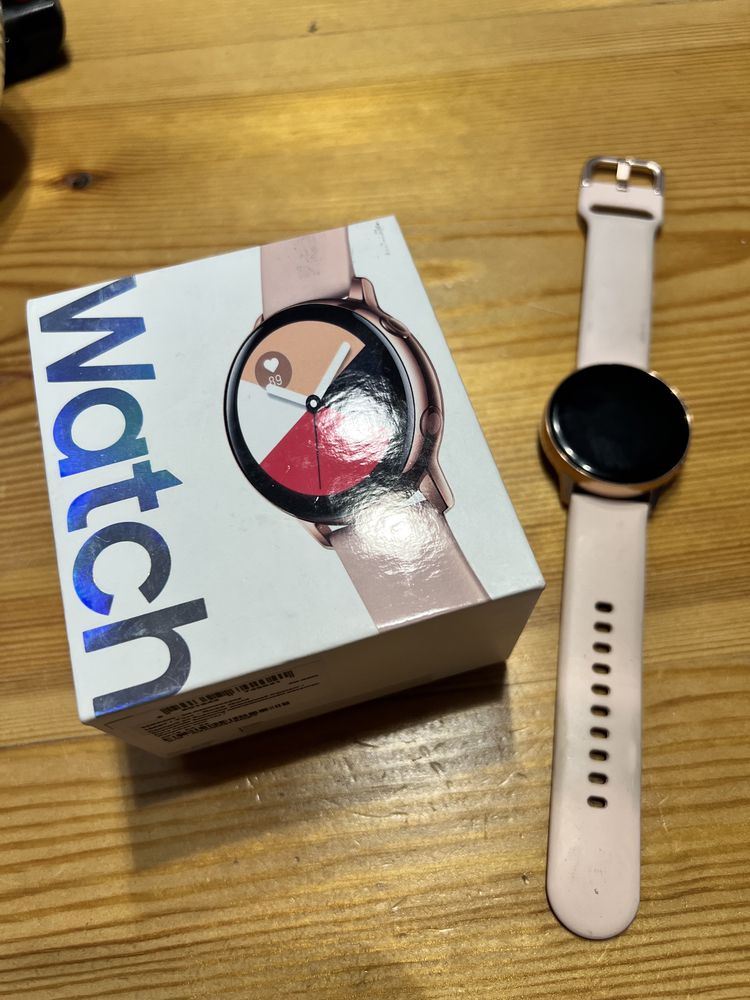 Часы Samsung Watch active