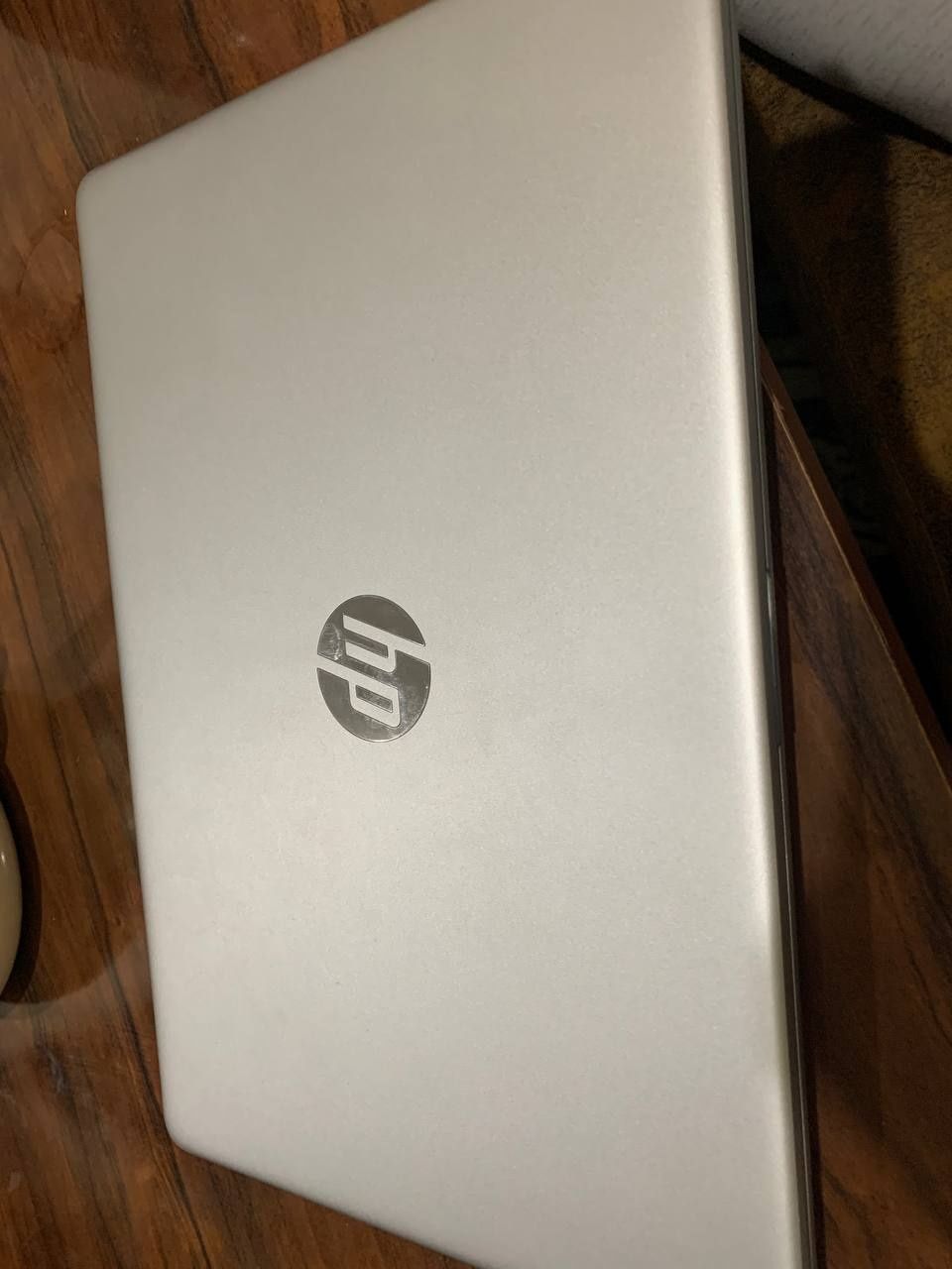 Noutbuk HP i 3 sotiladi