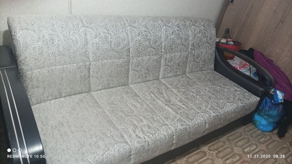 Диван современный