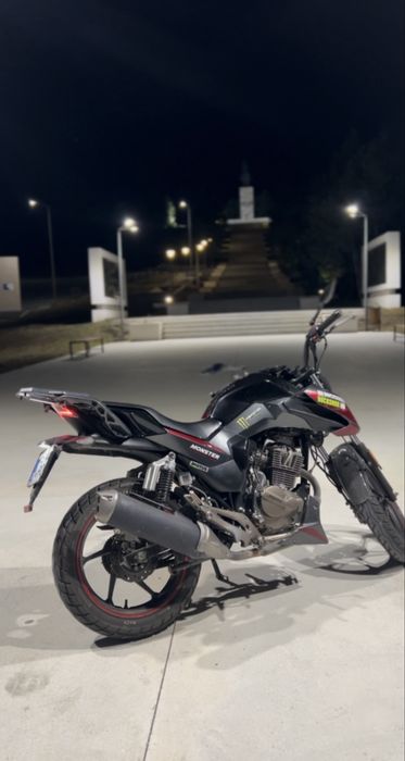 Motocicleta Daytona Monster 125cc (16 ani)