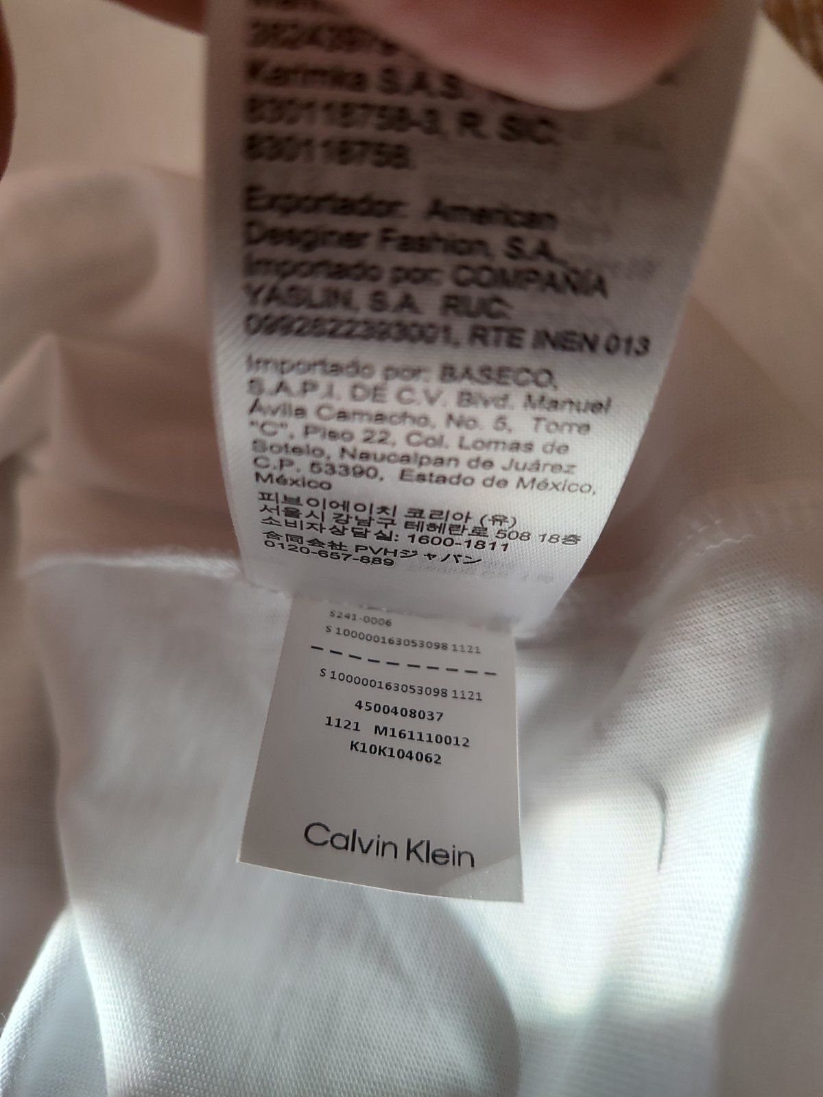Тениска Calvin Klein.