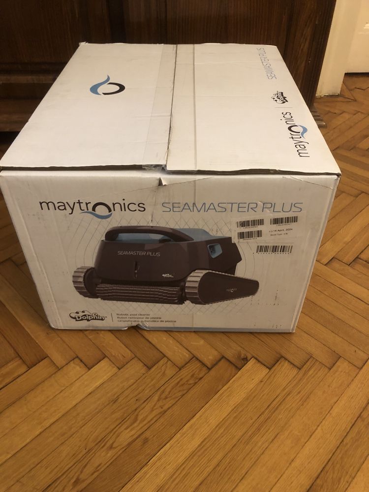 Robot aspirator curatat piscina Dolphin Seamaster