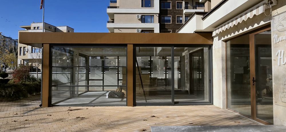 Напълно оборудван гурме комплекс-пекарна и кафе сладкарница