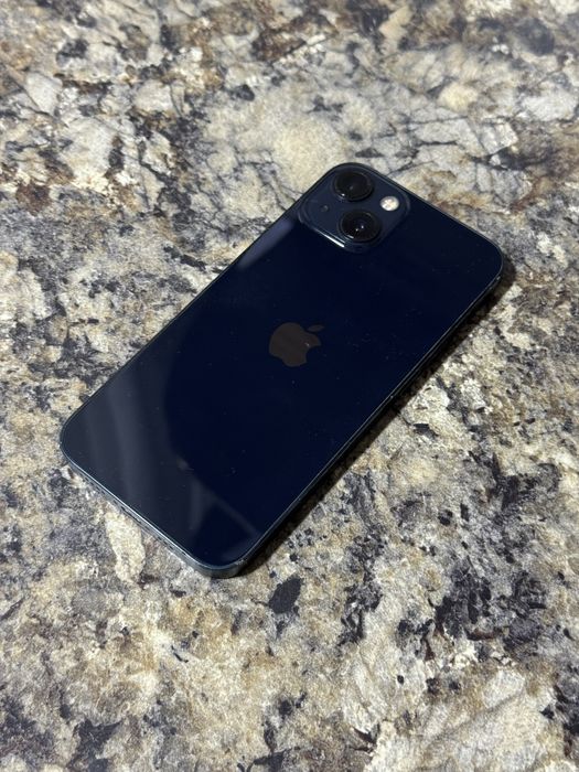 13 айфон 128гб.