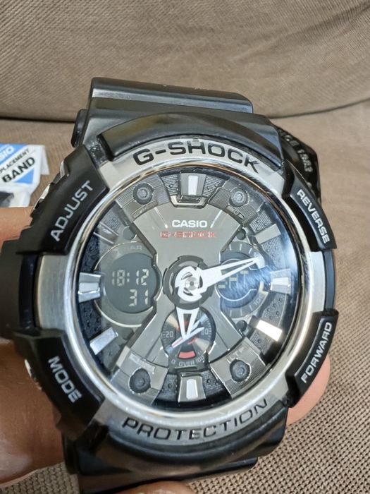 Продавам Casio GA 200