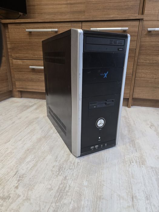 Настолен компютър AMD FX-8350, RX560, 16GB RAM