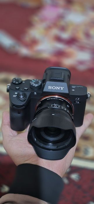 Sony A7 III 17mm obiktiv va ronin rs4 mini Yangi dakument karobka