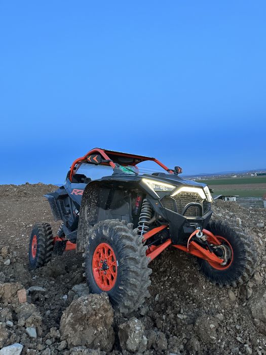 Polaris RZR Pro R ultimate Launch Edition 2000cc 225cai, nu maverick