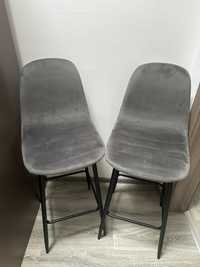 Set scaune de bar 2 , gri , tapitat cu picioare de fier