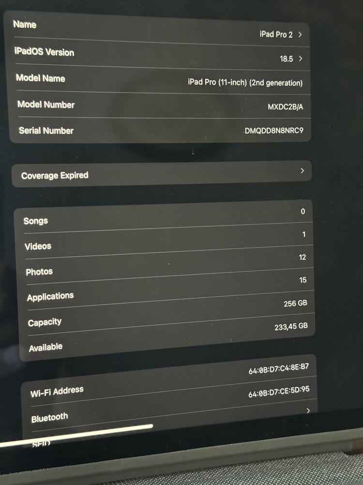 iPad Pro 11” 2-gen 256 Wi-Fi + Logitech Combo Touch keyboard