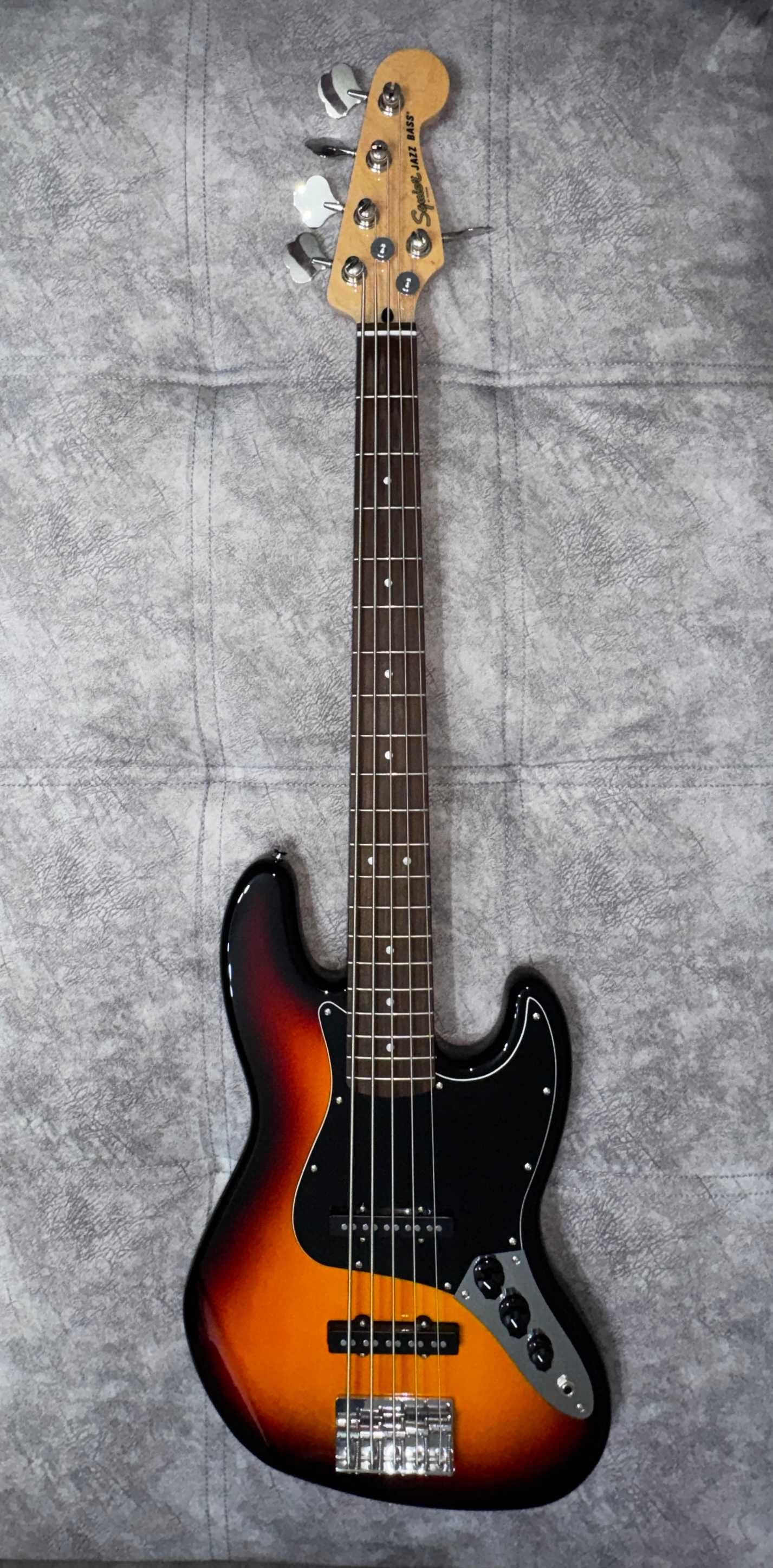 Бас-гитара Squier Affinity Series™ Jazz Bass® V