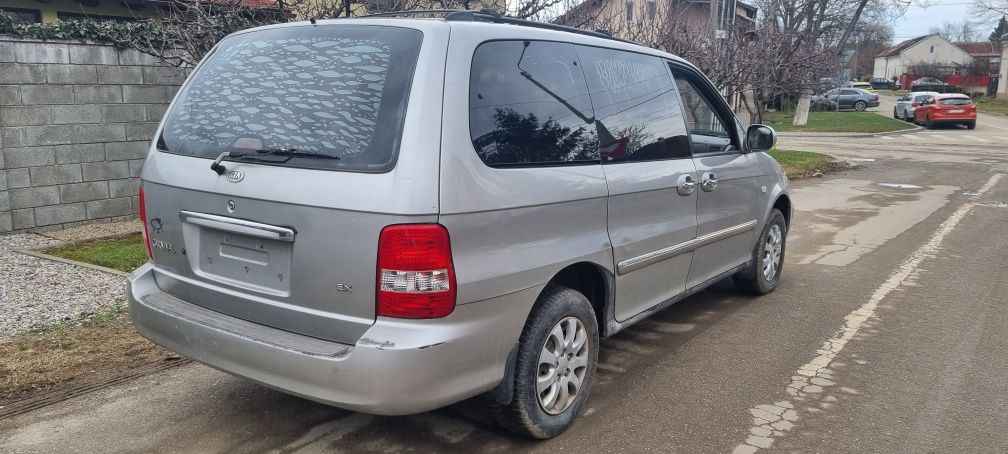 Vând sau schimb cu moto Kia Carnival 2.9 ( Sharan)