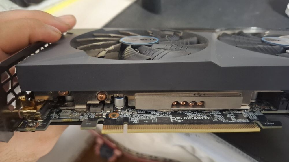 Видеокарта  gigabyte